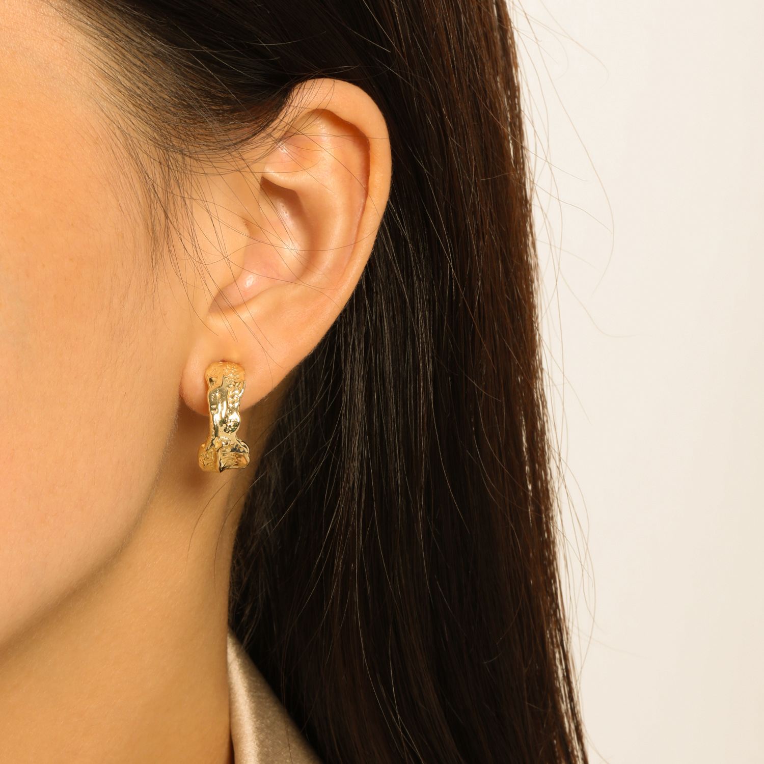 Irregular Tinfoil C Shape Silver Stud Earring