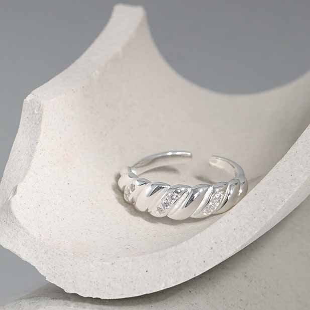 Fashion Twisted Cubic Zirconia Silver Adjusta