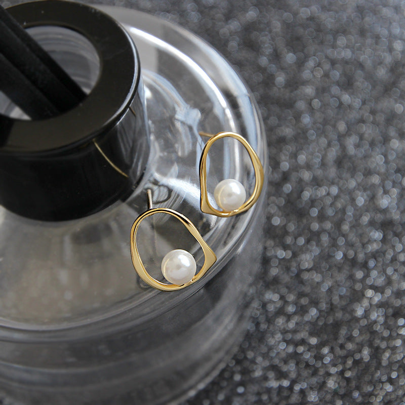 Geometric Round Shell Pearl Silver Studs Earrings