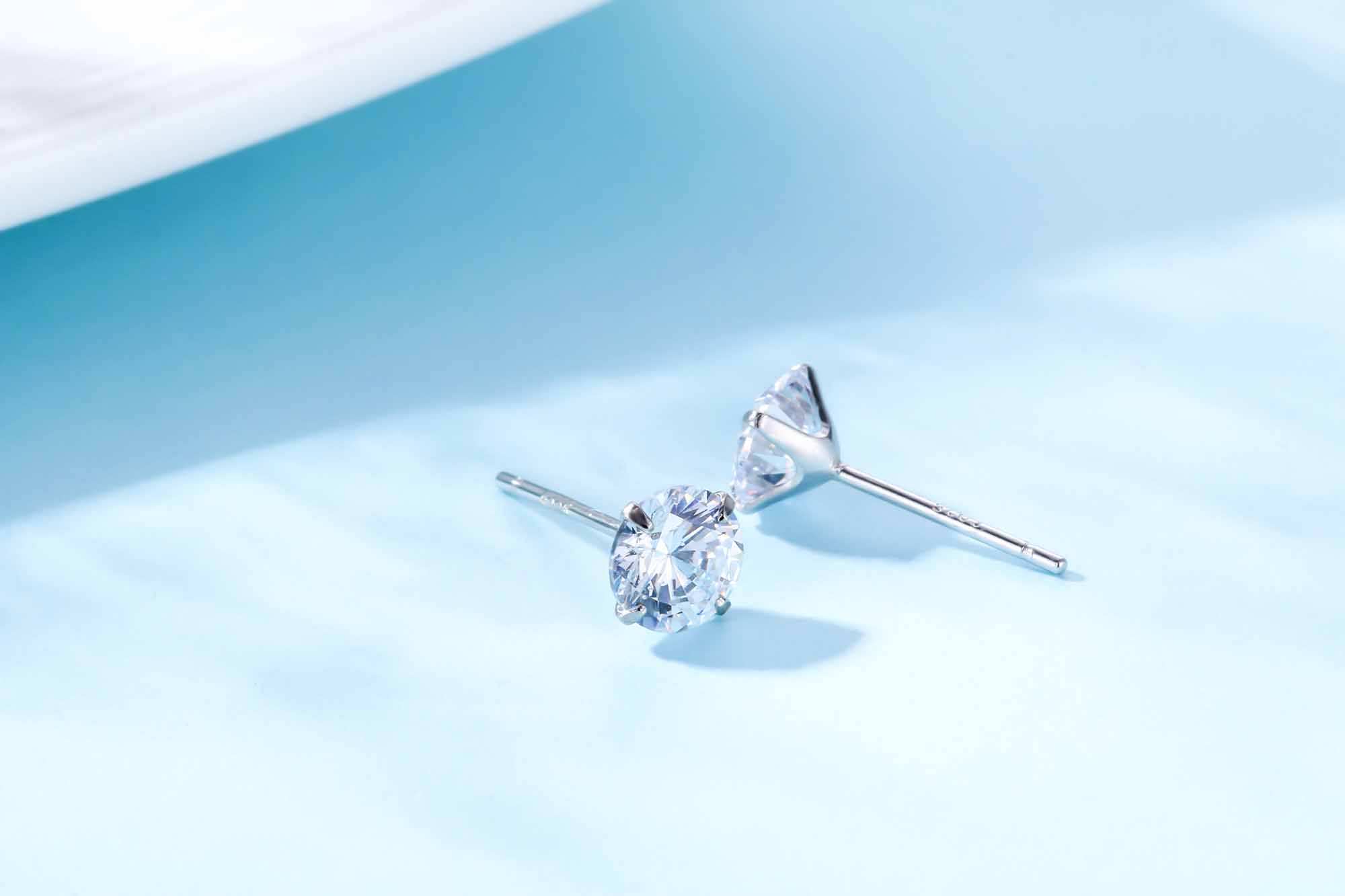 Simple Cubic Zirconia White Silver Round Stud